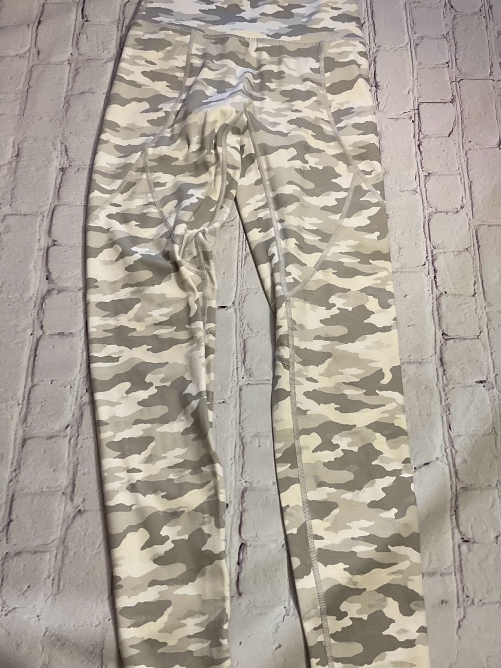 Women’s Camo Performance Leggings - Gray/White
